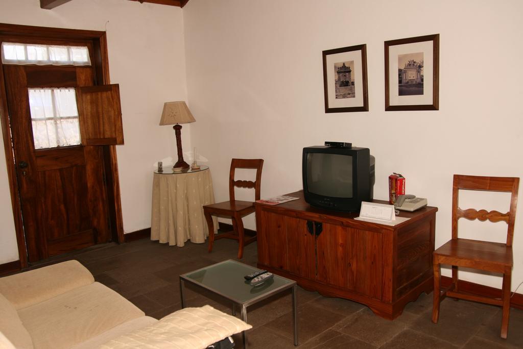 Quinta Dos Figos "5 Trevos Gold" Villa Praia da Vitoria Room photo