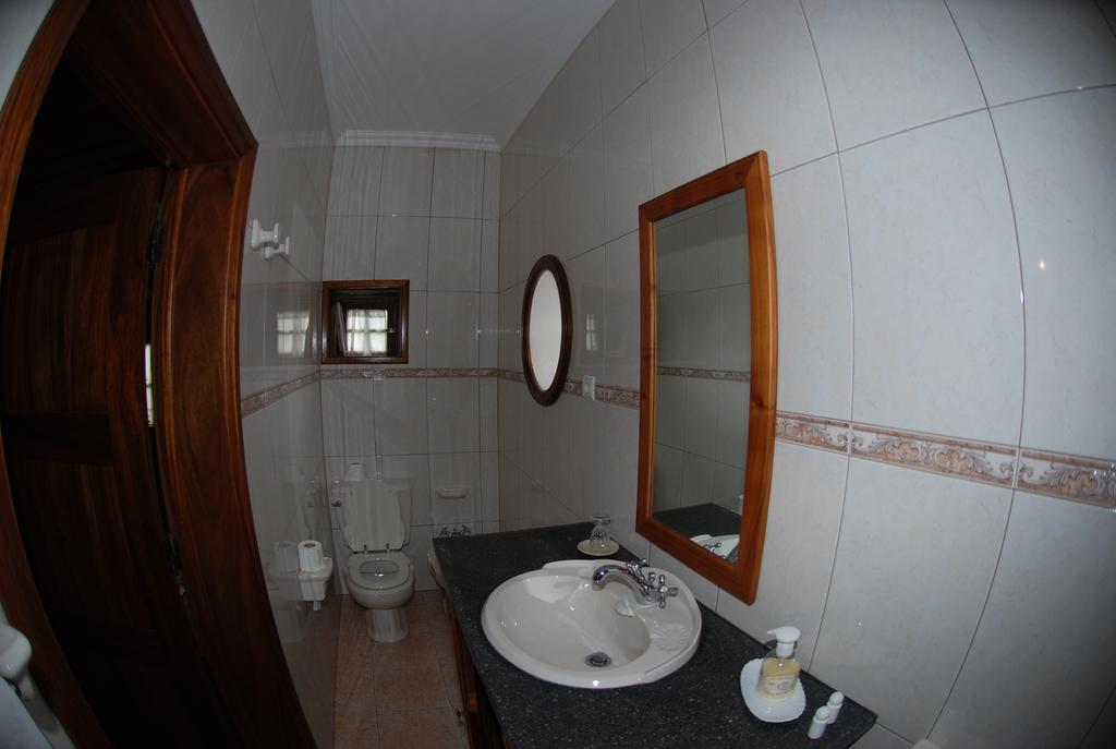Quinta Dos Figos "5 Trevos Gold" Villa Praia da Vitoria Room photo